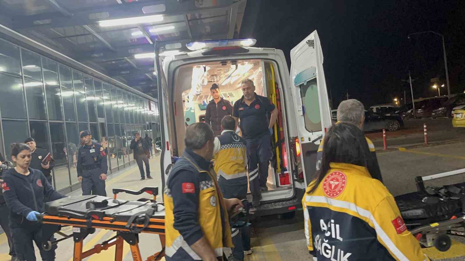 Kazada yaralanan Günyüzü Kaymakamı ve şoförü hastaneye getirildi