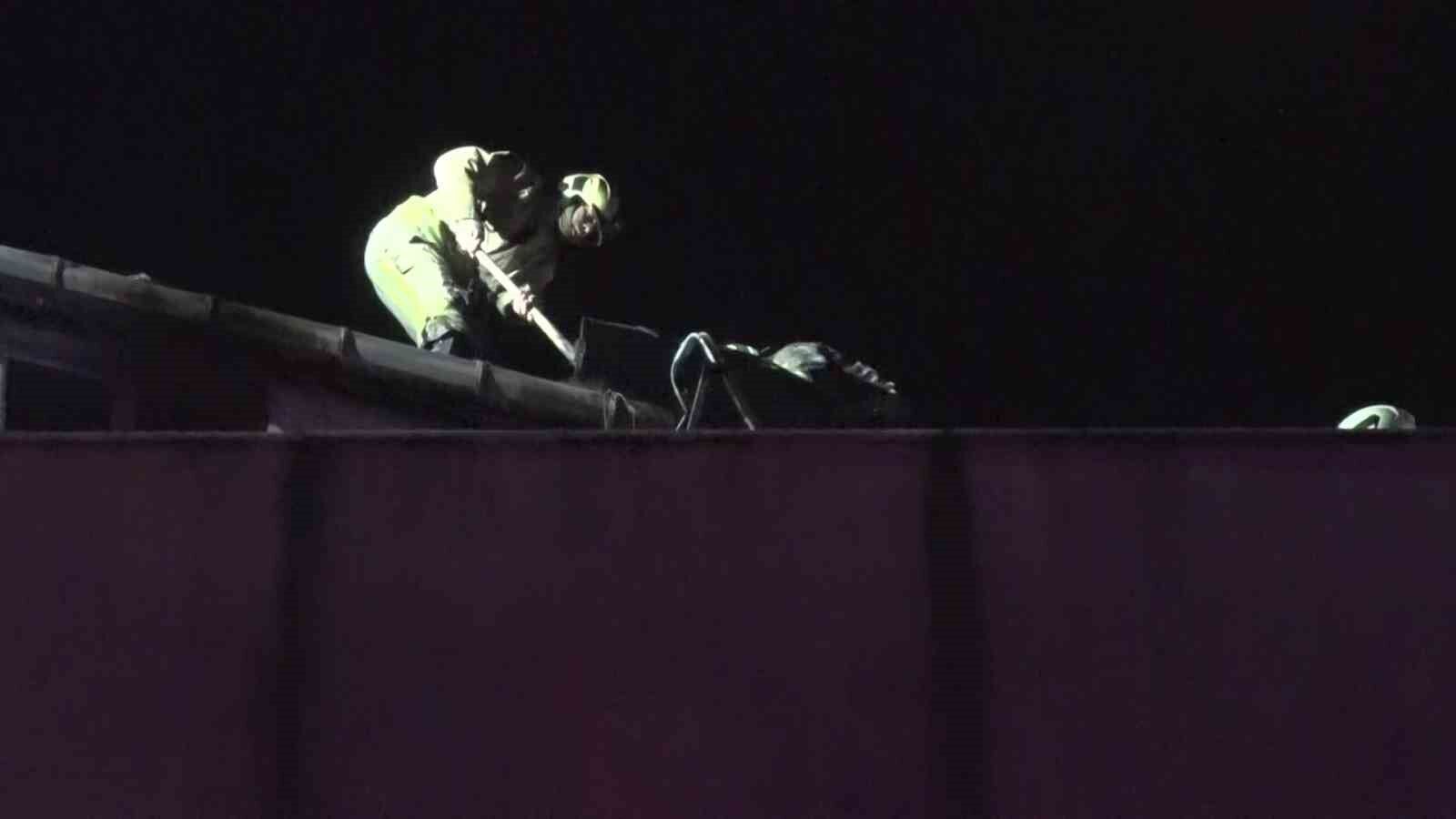 Küçükçekmece'de otel yangınında mahsur kalan iki kişi kurtarıldı