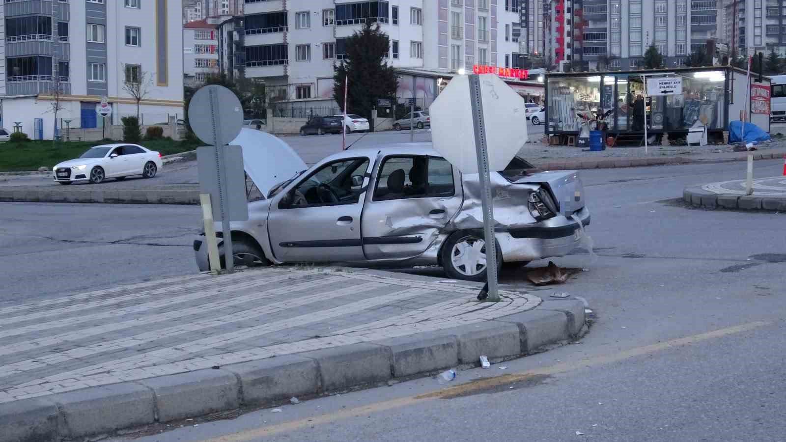 Malatya'da iki araç çarpıştı: 4 yaralı