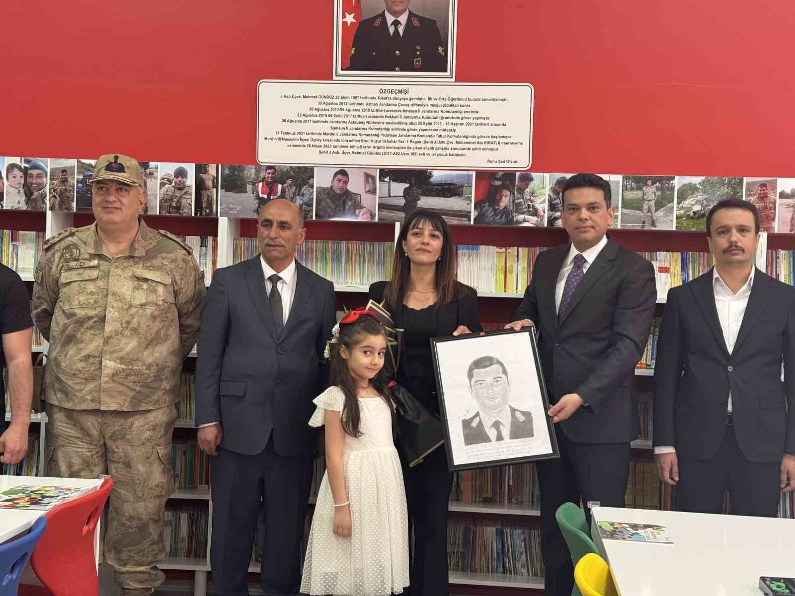 Silah arkadaşları Şehit Astsubay Mehmet Gündüz'ün adını kütüphanede yaşatıyor
