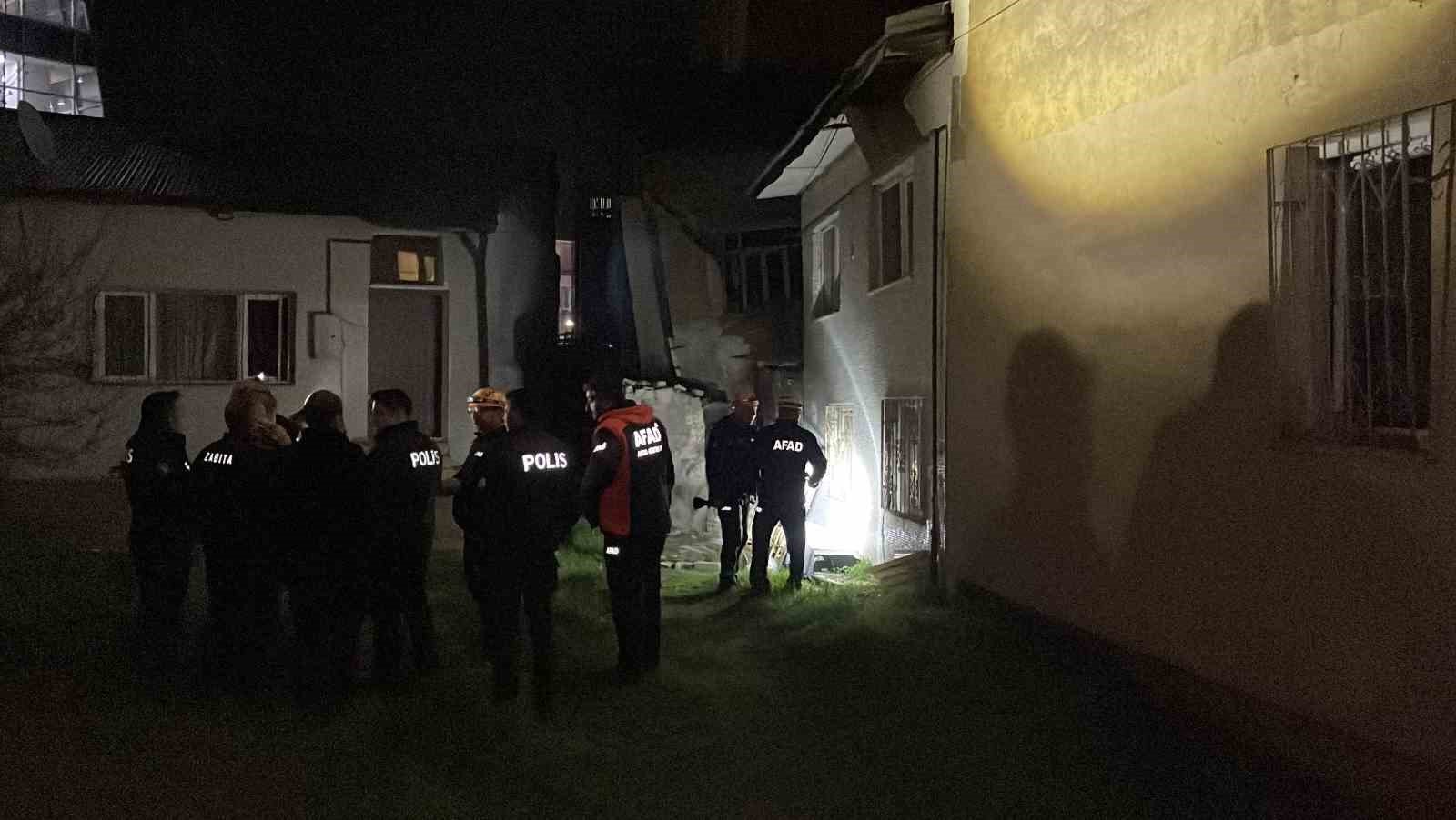 Sivas'ta müstakil ev çöktü, ev tahliye edildi