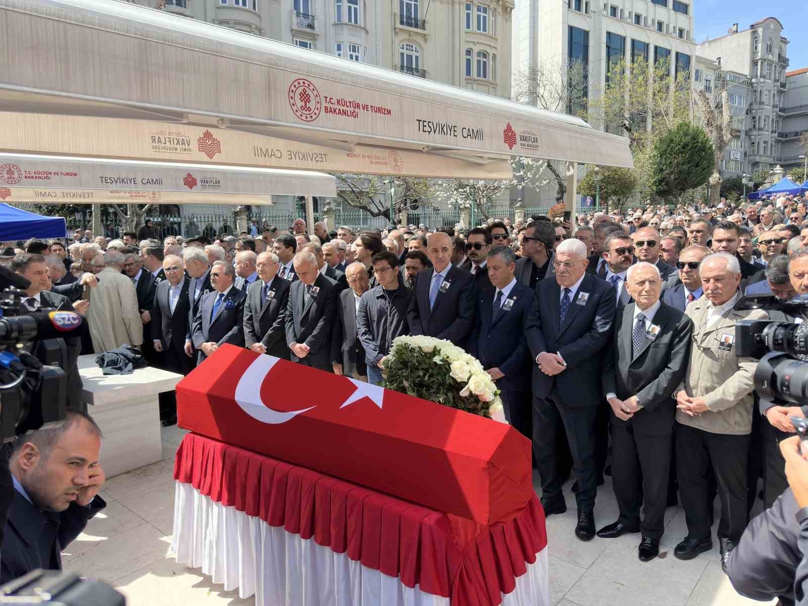 TBMM Eski Başkanı Hüsamettin Cindoruk son yolculuğuna uğurlandı