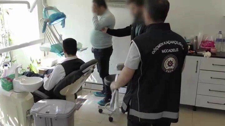 Evleri kliniğe çevirmişler: Bursa’da sahte doktor çetesi çökertildi