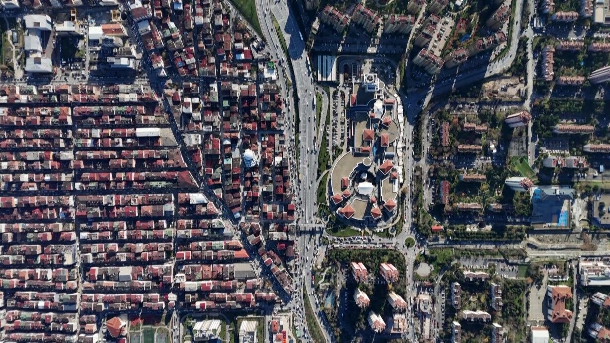 Modern Siteler ve Eski Mahalleler Aynı Karede