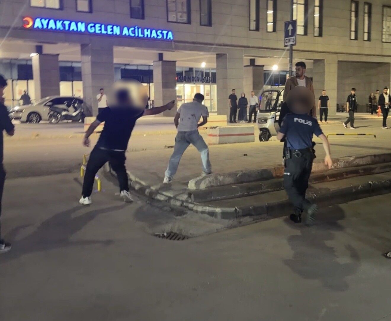 Adıyaman'da hastanede bıçaklı saldırı: 2'si güvenlik görevlisi 3 yaralı
