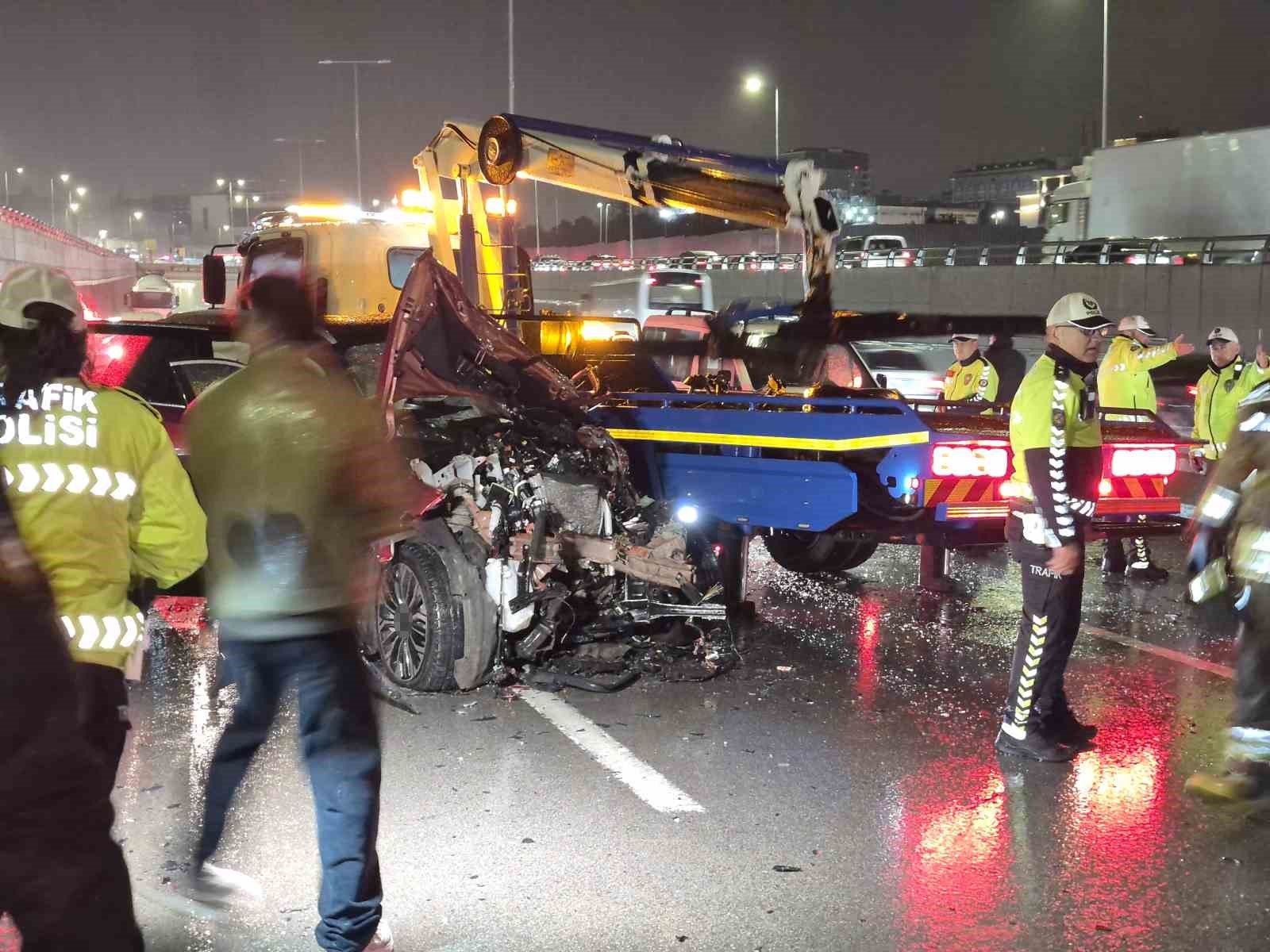 Ankara'da zincirleme kaza: 3'ü ağır 8 yaralı