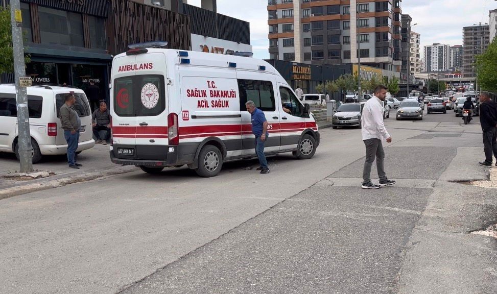 Cam silerken 8'inci kattan düşen genç kız hayatını kaybetti