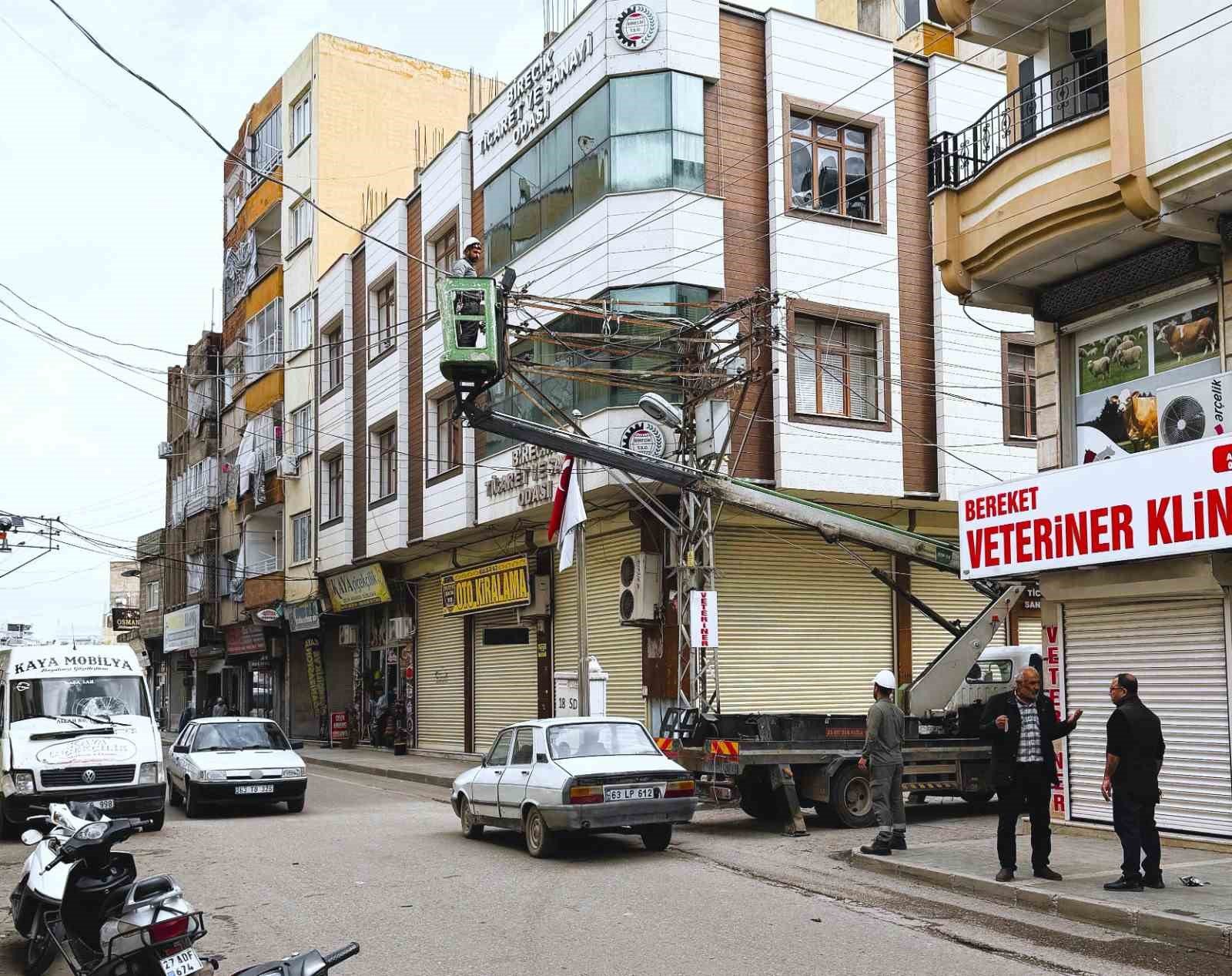Dicle Elektrik'ten fırtına mesaisi