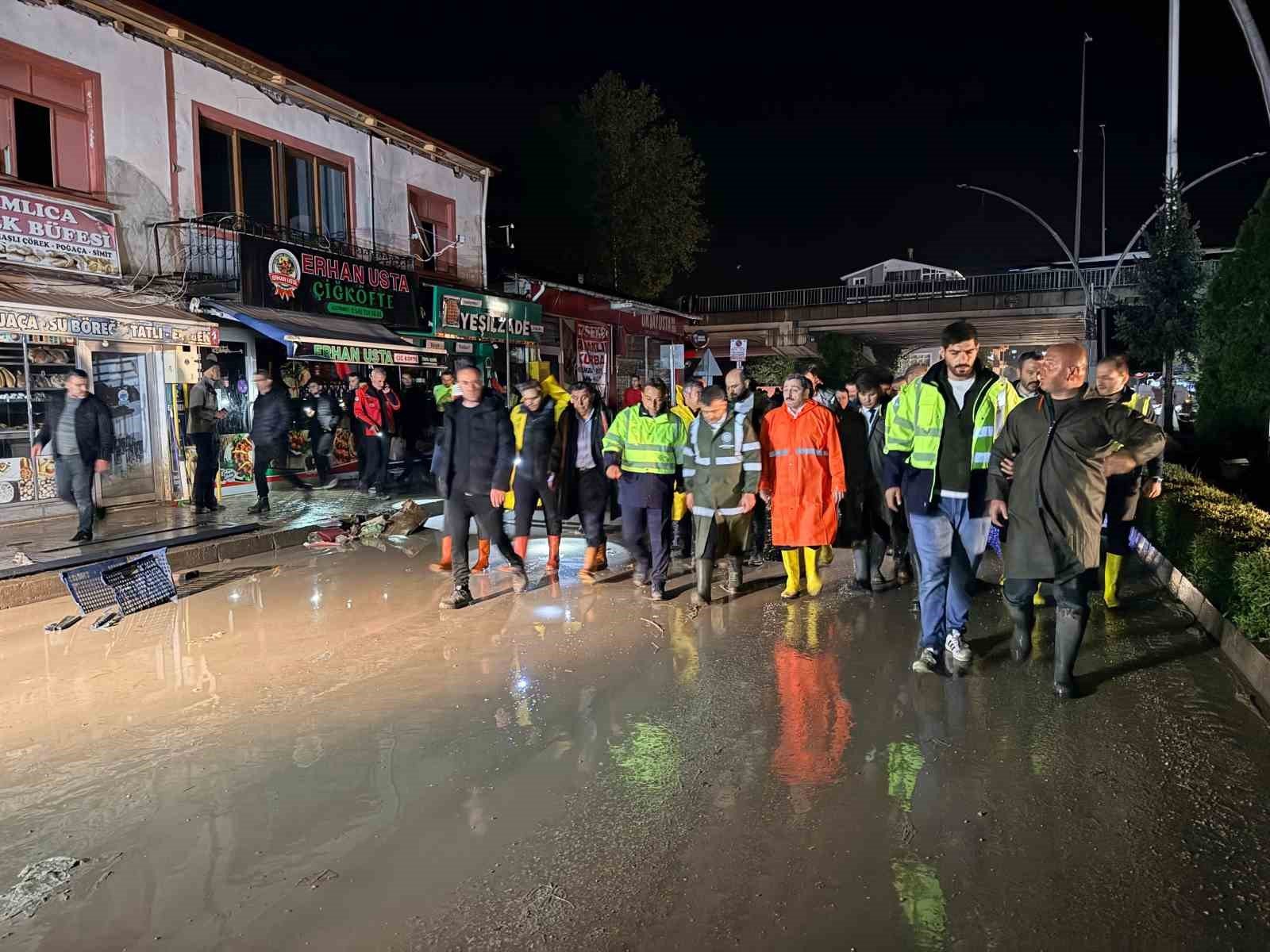 Havza'da eğitime sel arası
