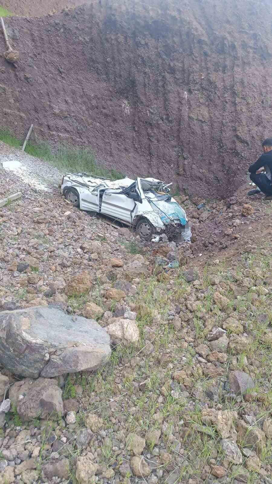 Şanlıurfa'da kamyonet uçuruma yuvarlandı: 1 ölü