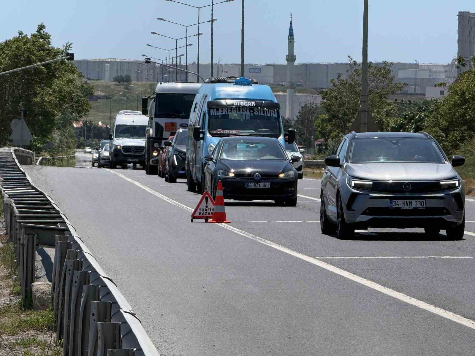 Tekirdağ'da bayram dönüşü trafiği yoğunluğu: Tekirdağ - İstanbul karayolunda ağır vasıtalara kısıtlama