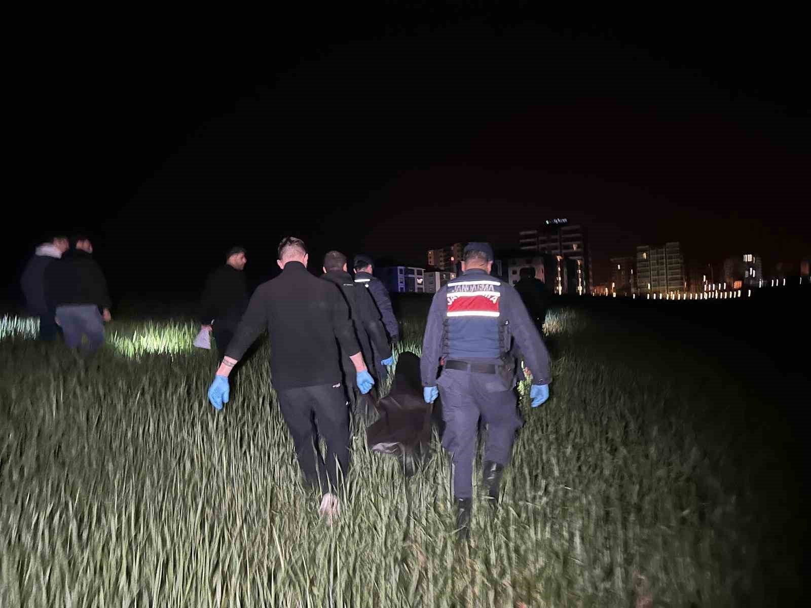 Uşak'ta tarım arazisinde erkek cesedi bulundu