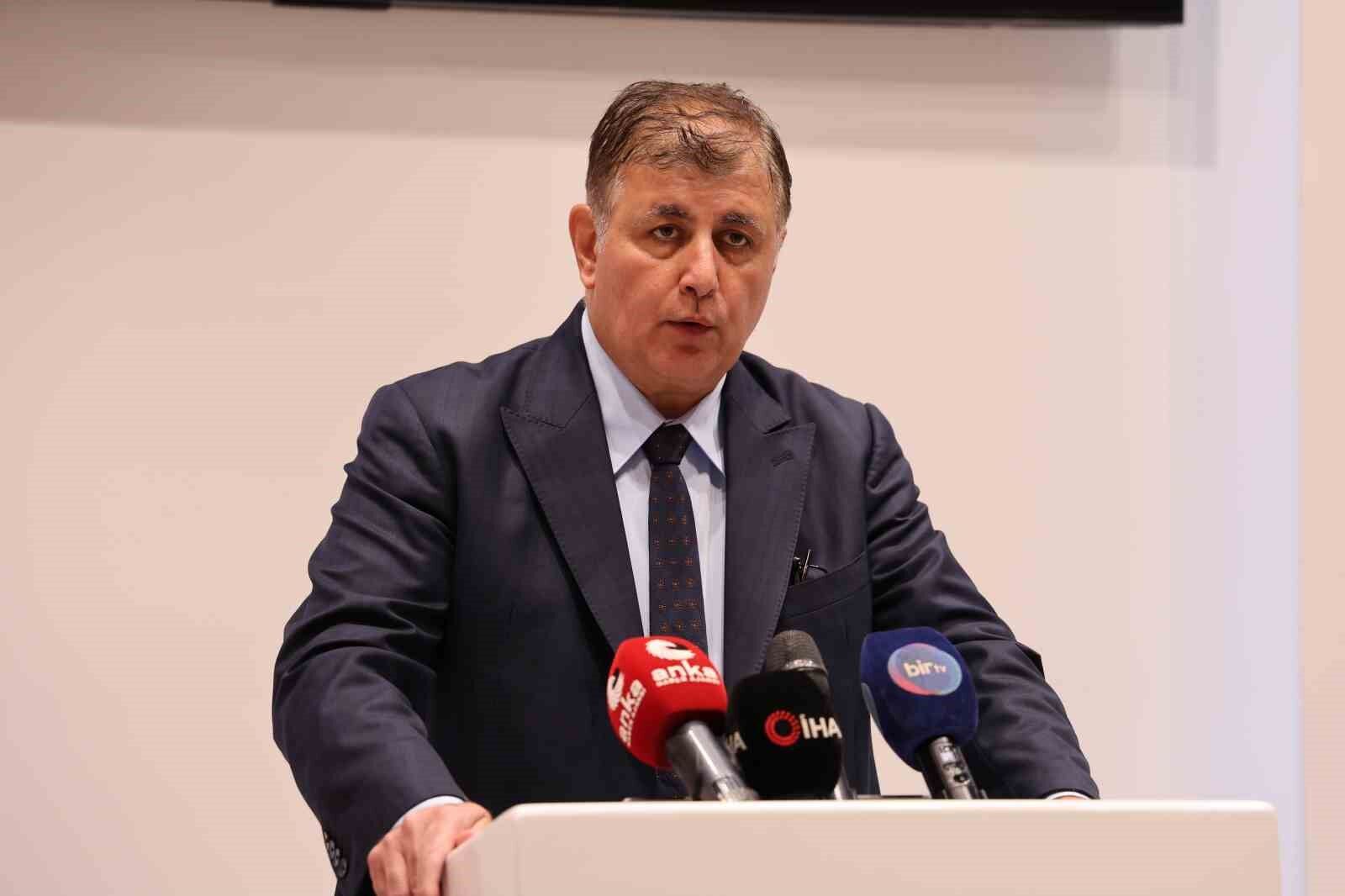İzmir Büyükşehir Belediye Başkanı Cemil Tugay CHP’den İstifa Etti