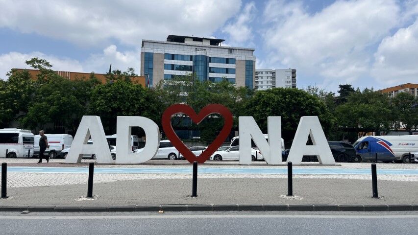 Adana Büyükşehir Belediyesinin 485,9 Milyon Liralık Borcuna Vatandaş Tepkisi