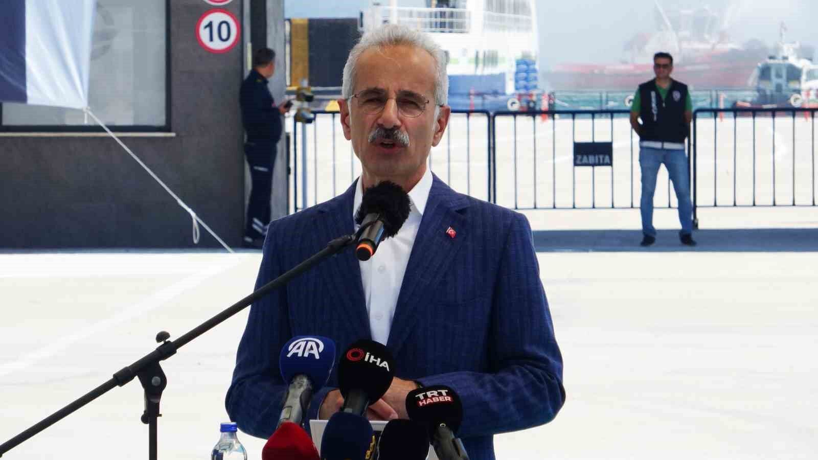 Bakan Uraloğlu: 'İstanbul-Çanakkale arası ulaşım süresi ise 3,5 saatten 2 saate düşecek'