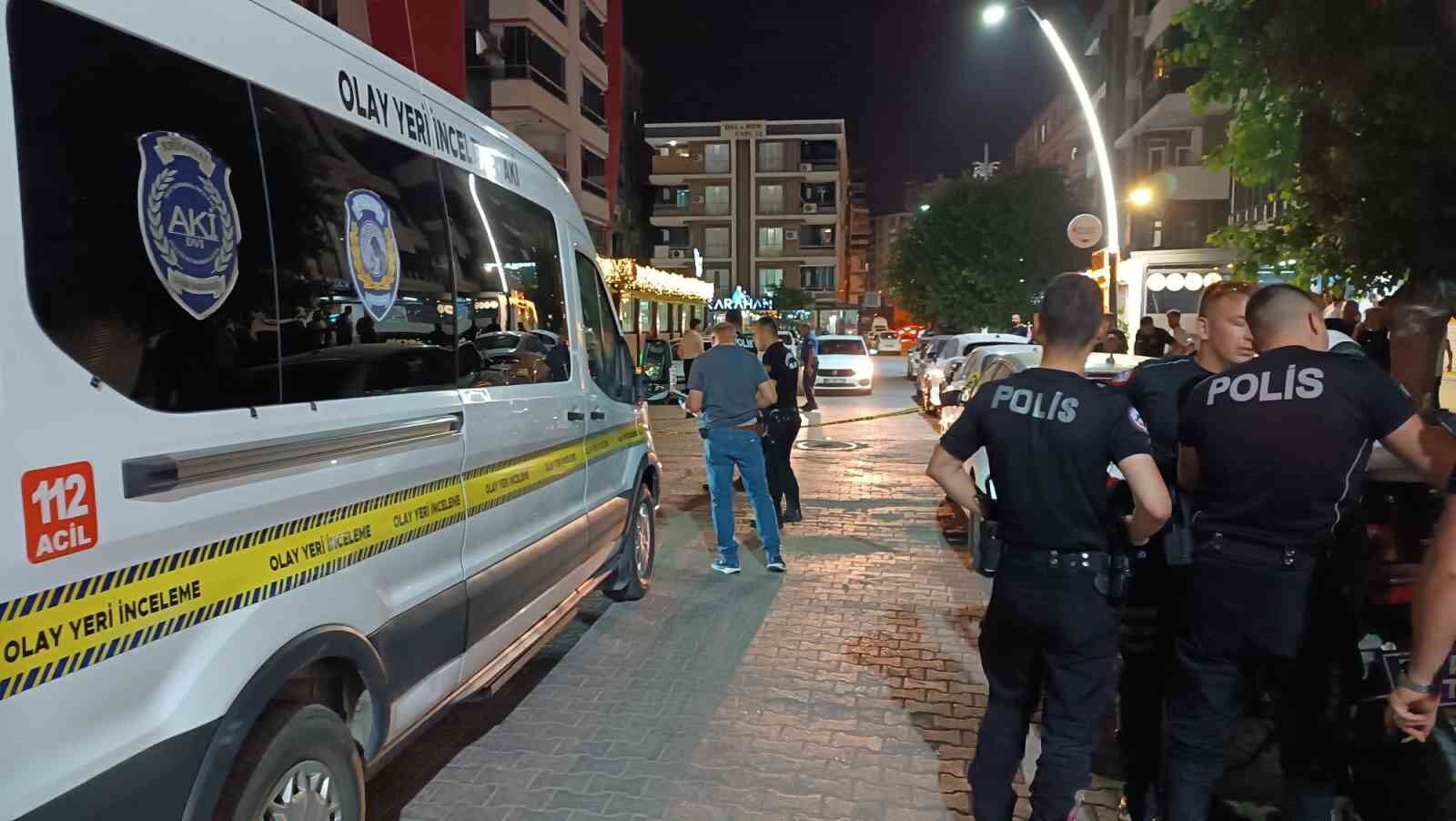 Batman'da silahlı saldırı: Kurşunlar park halindeki araca isabet etti