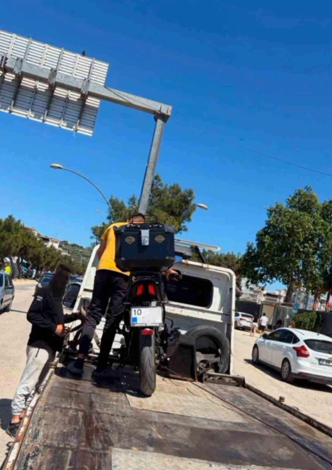 'Dur' ihtarına uymadı, ehliyetsiz çıktı: 240 bin lira ceza yedi