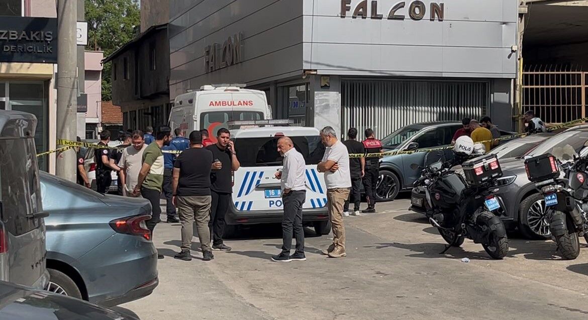 Kadın iş ortağını vurdu, canına kıydı