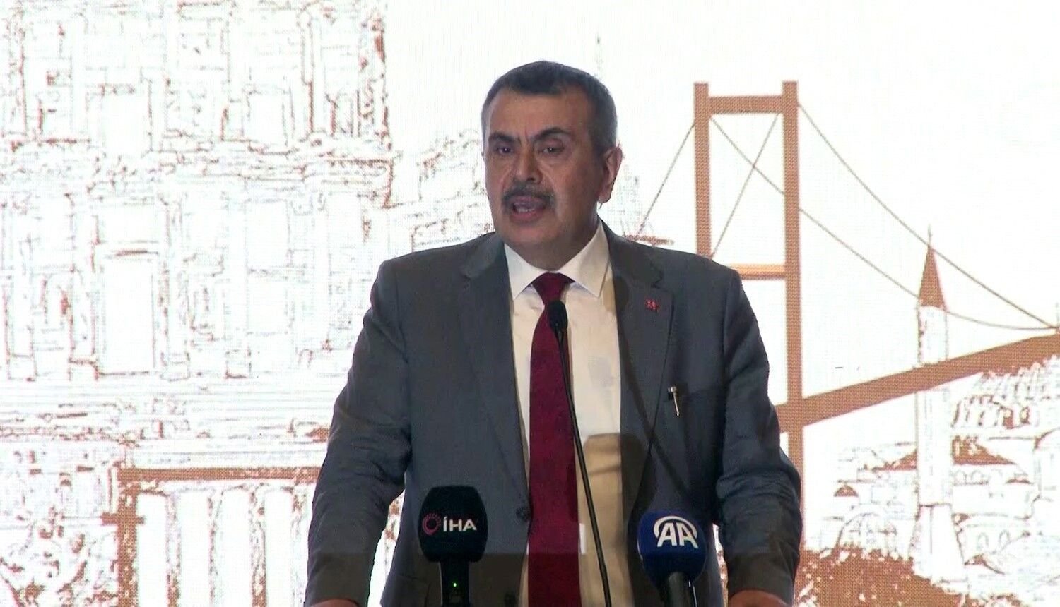 Bakan Tekin: 28 Şubat'ın Mesleki Eğitime Verdiği Zararın Etkilerini Hâlâ Aşmaya Çalışıyoruz
