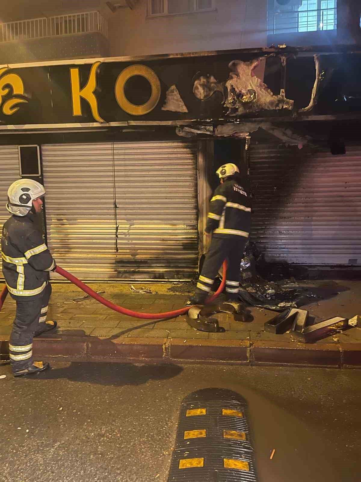 Siirt'te market alevlere teslim oldu