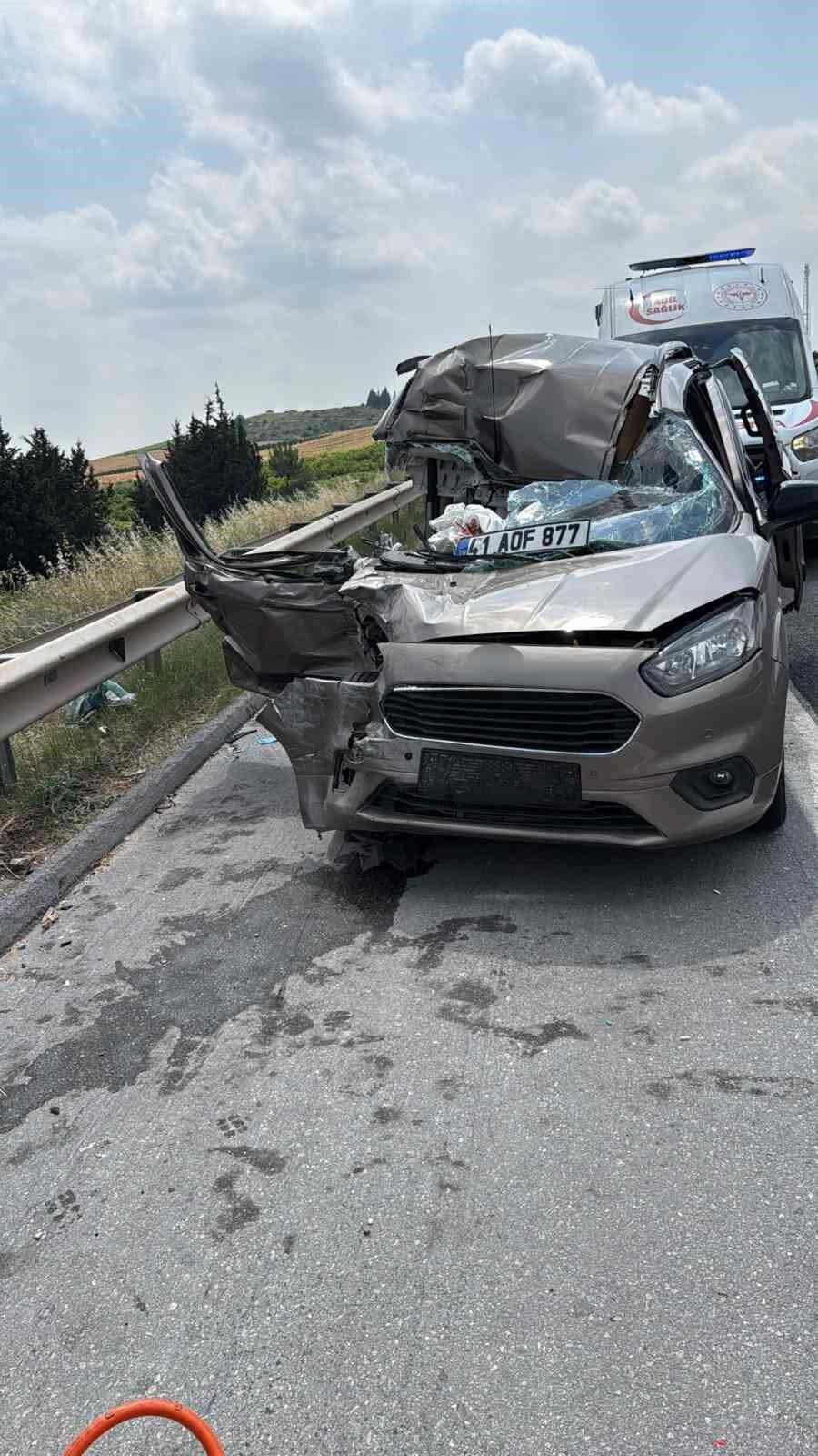 Tarsus-Adana otoyolunda kaza: 1 ölü, 4 yaralı