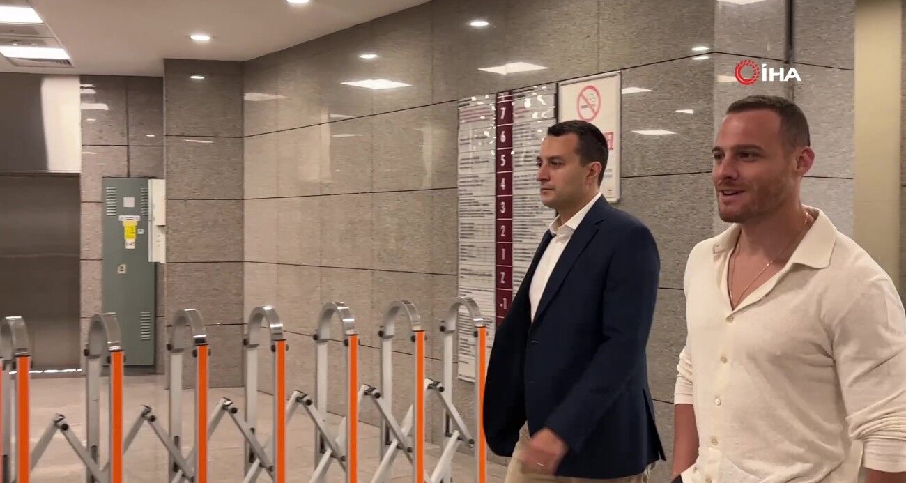 Oyuncu Kerem Bursin: "AHBAP Derneğine 200 bin TL bağışta bulundum"