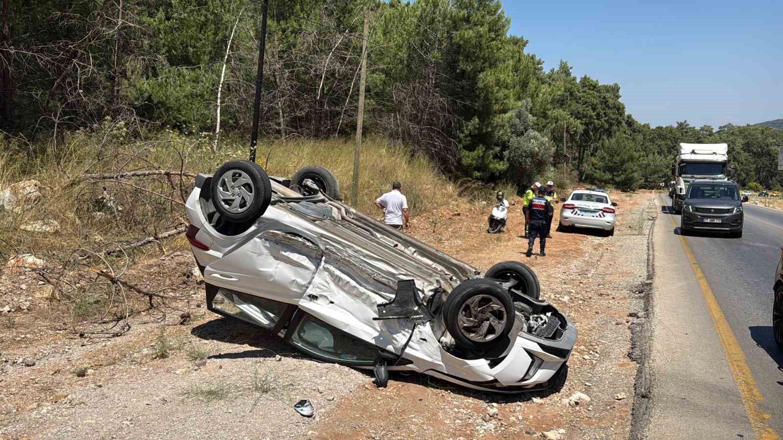 Bodrum'da 2 kişinin yaralandığı kaza anı kamerada
