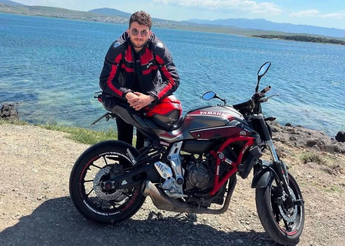 İzmir'de genç motosiklet eğitmeni kazada hayatını kaybetti