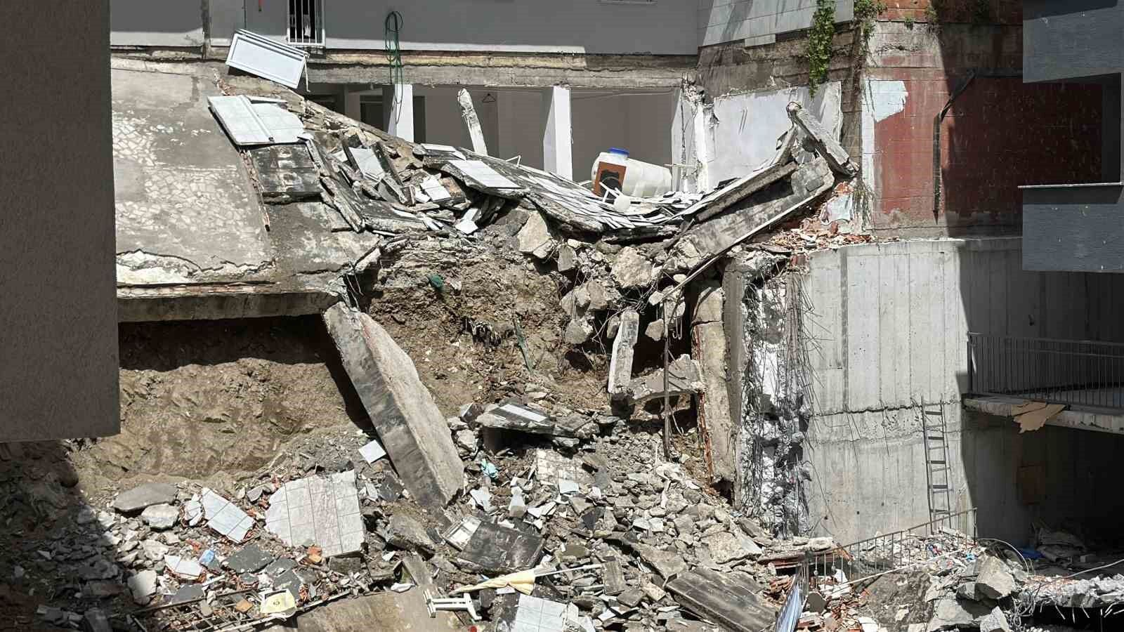 Kağıthane'de yıkım paniği: Apartman sakini: 'Deprem oluyor sandık'