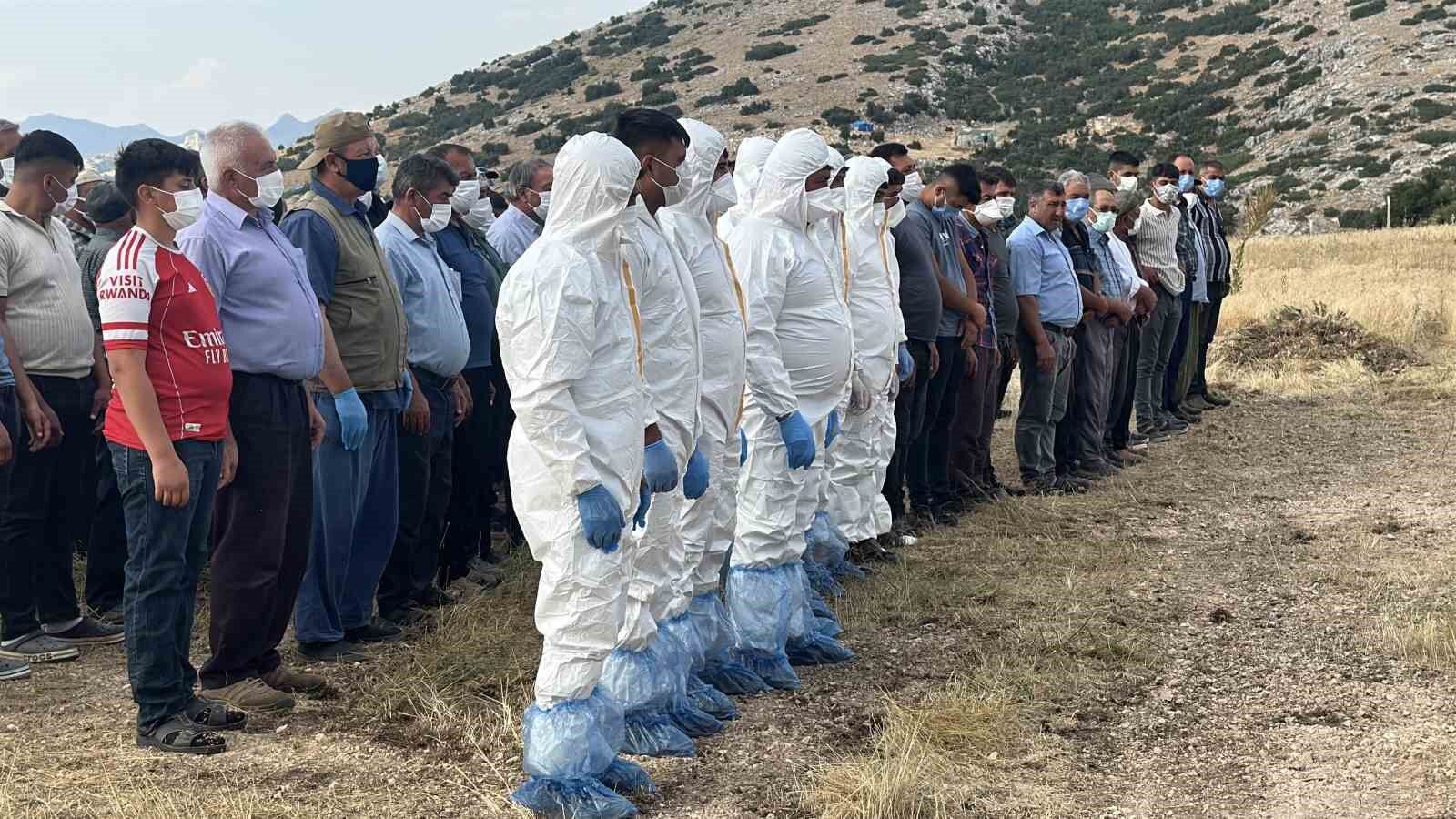 Kene ısırması sonucu hayatını kaybeden kadın defnedildi