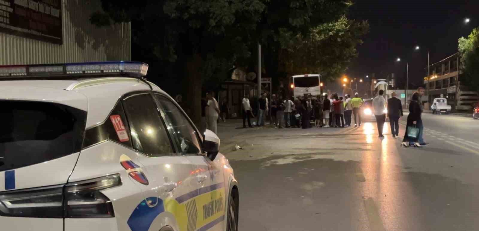 Sakarya'da hafif ticari araç ile iki motosiklet çarpıştı: 2 ağır yaralı