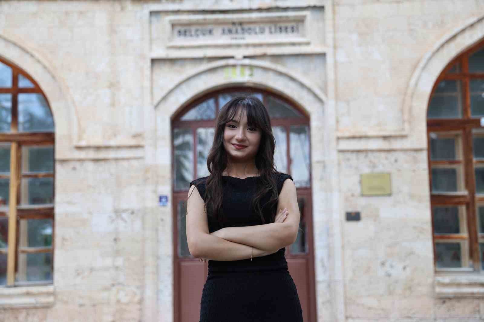 YKS'de Türkiye 11'incisi olduğunu öğrenince baygınlık geçirdi