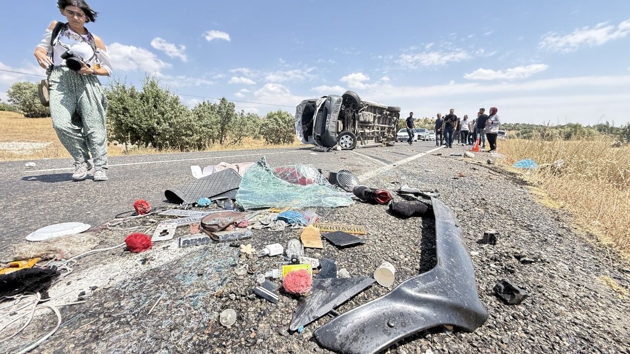 Düğün Yolunda Faciaya Dönen Kaza: Diyarbakır’da 5 Kişi Hayatını Kaybetti