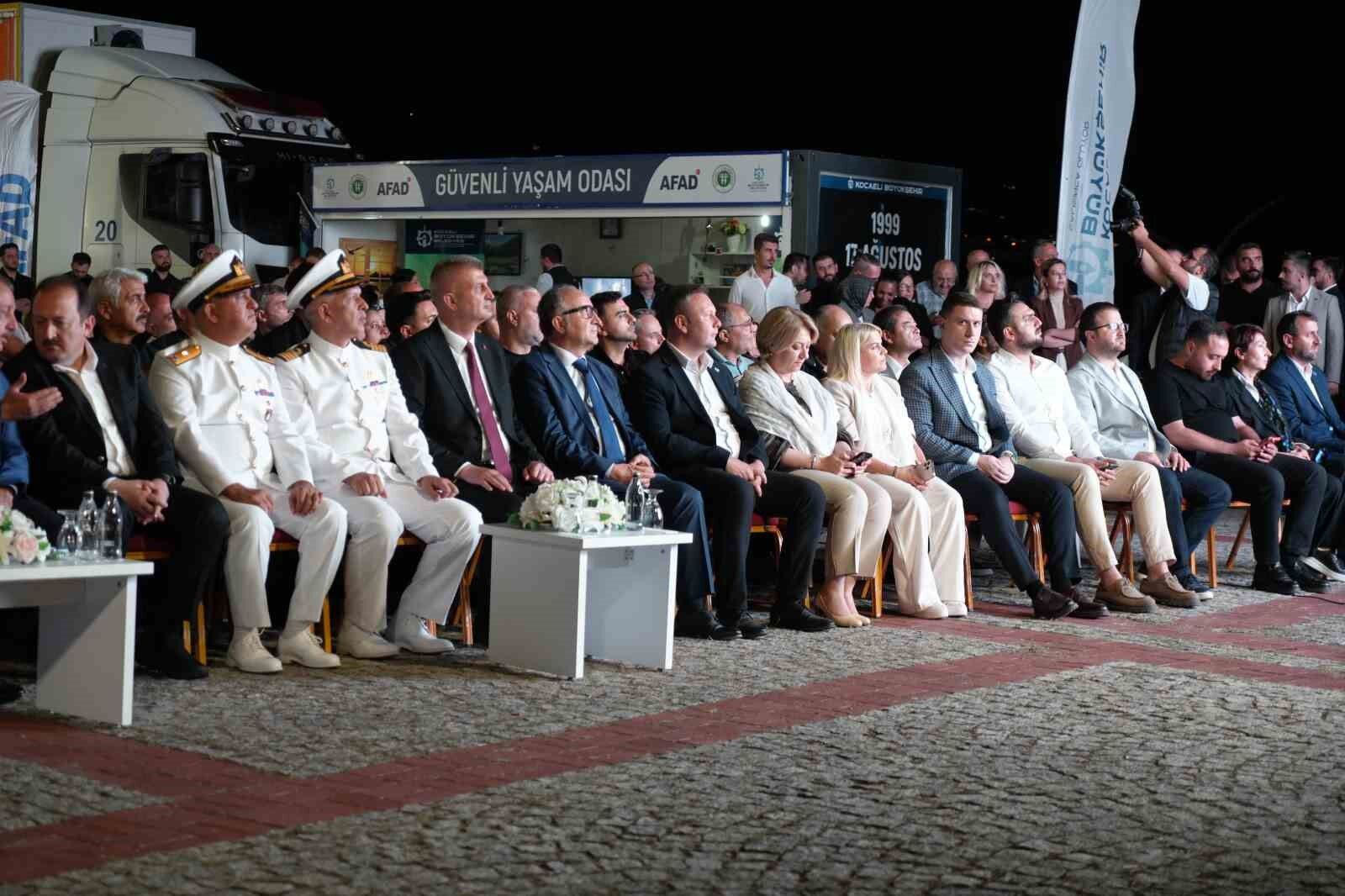 17 Ağustos'un acısı 27 yıl sonra da hafızalarda