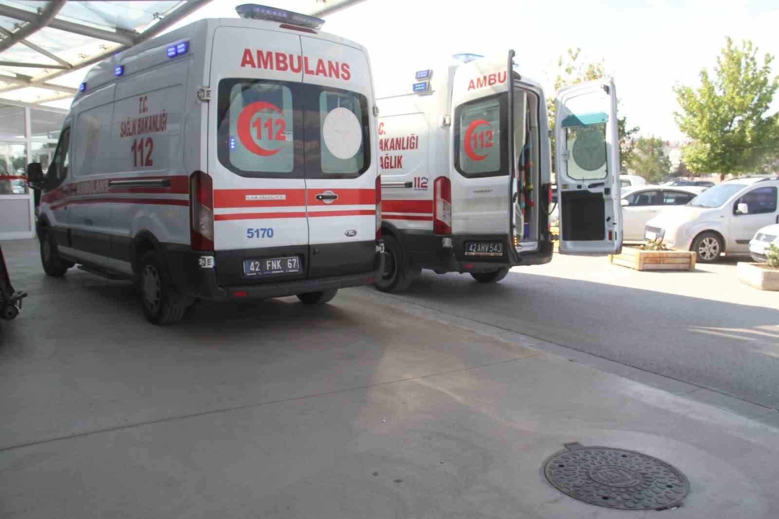 Beyşehir'de ticari taksi anne ve kızına çarptı: 2 yaralı