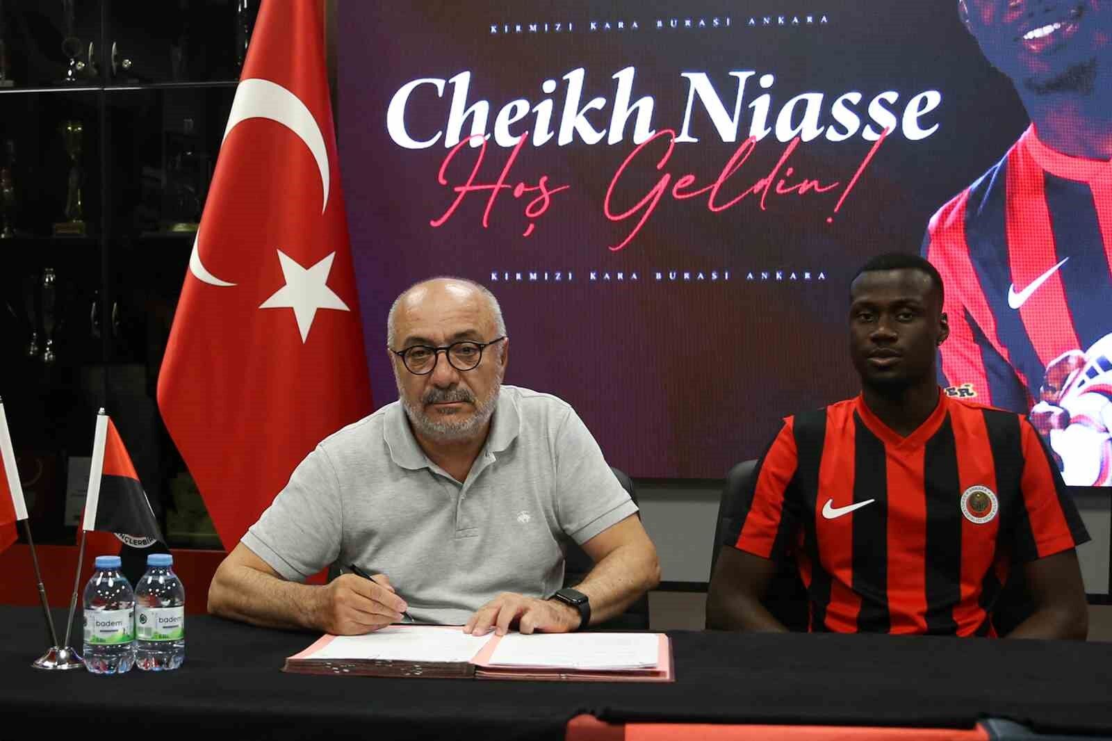 Gençlerbirliği Cheikh Niasse'yi kadrosuna kattı