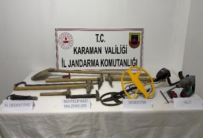Karaman'da tarihi eser ve uyuşturucu ele geçirildi: Aranan 7 kişi tutuklandı