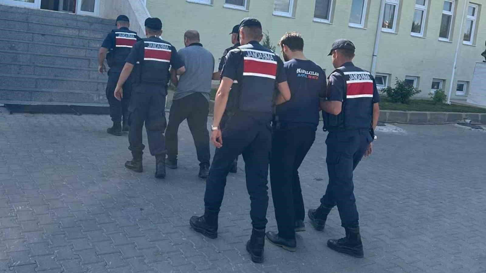 Köpeklerin kavgasına sinirlendi, çobanı öldürdü: Baba ile oğlu tutuklandı