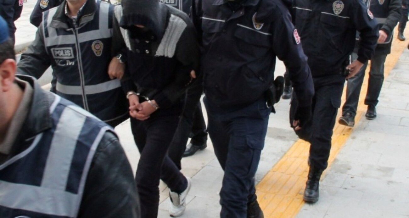Yurt dışında aranan 76 şüpheli Türkiye’ye iade edildi