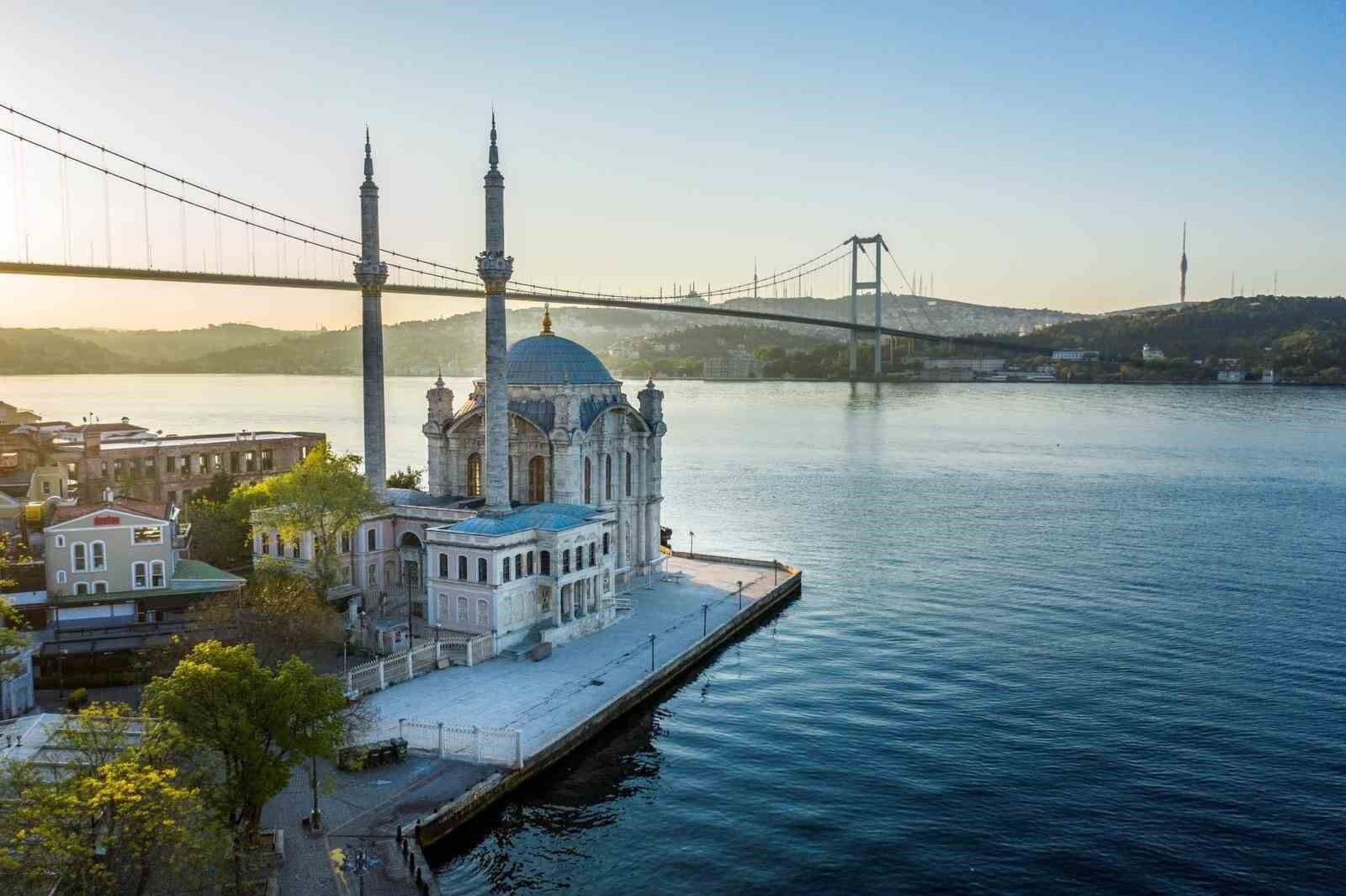 Bakan Ersoy: 'Erişilebilir halk plajlarımızla herkesin denizden ve tatilden yararlanabilmesi için imkanlarımızı artırıyoruz'