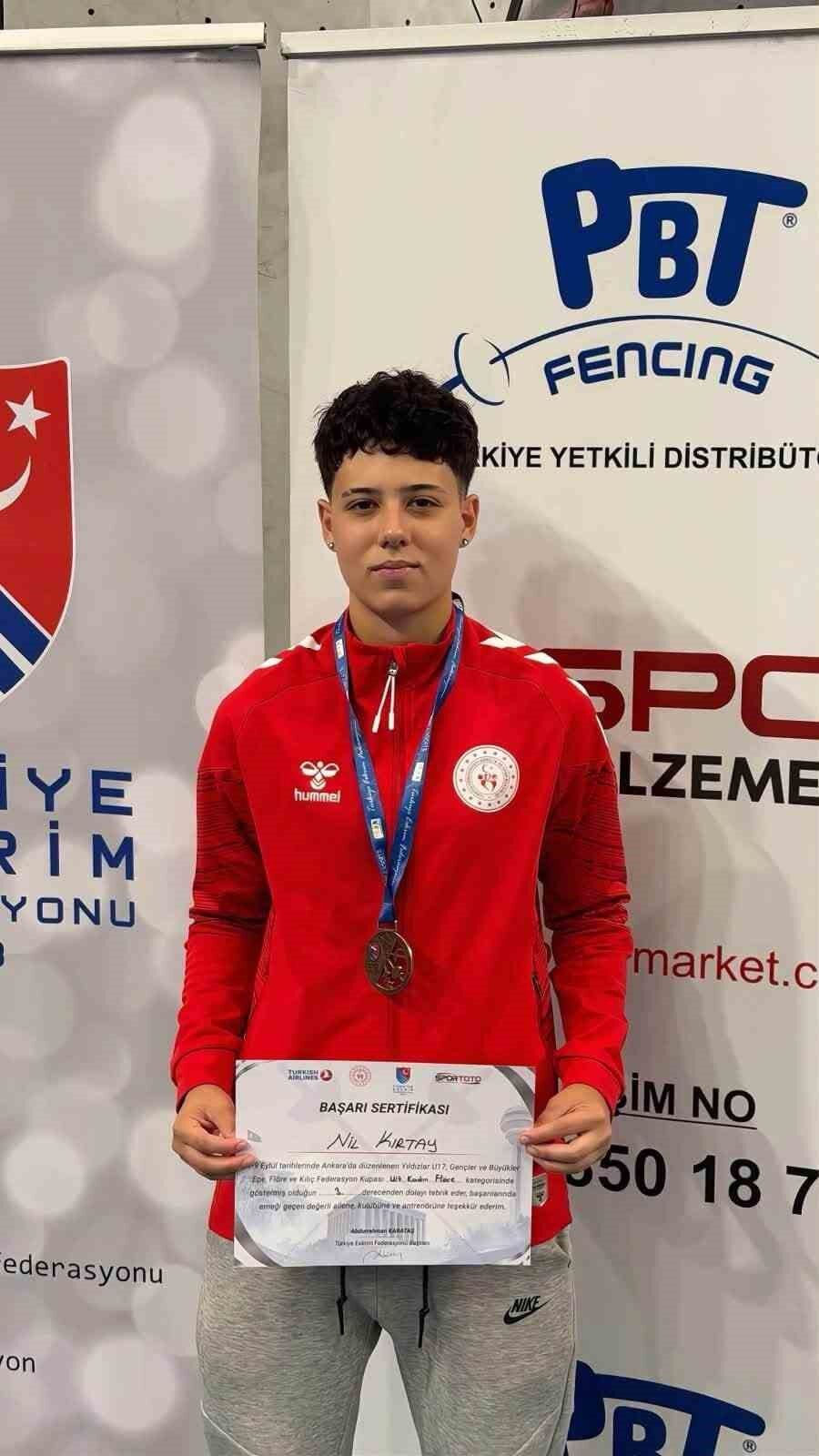 Balıkesirli eskrimciler Ankara'da dereceye girdi
