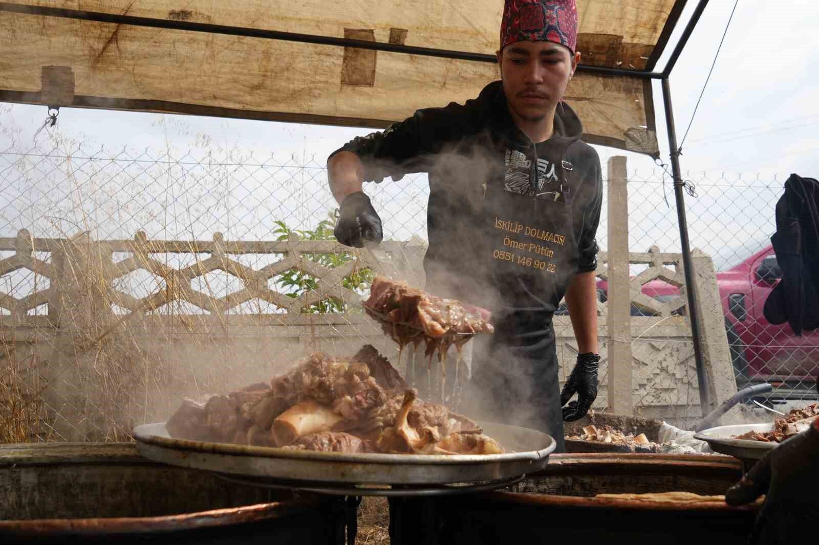 Bolu'da 41 kazan İskilip dolması pişirildi