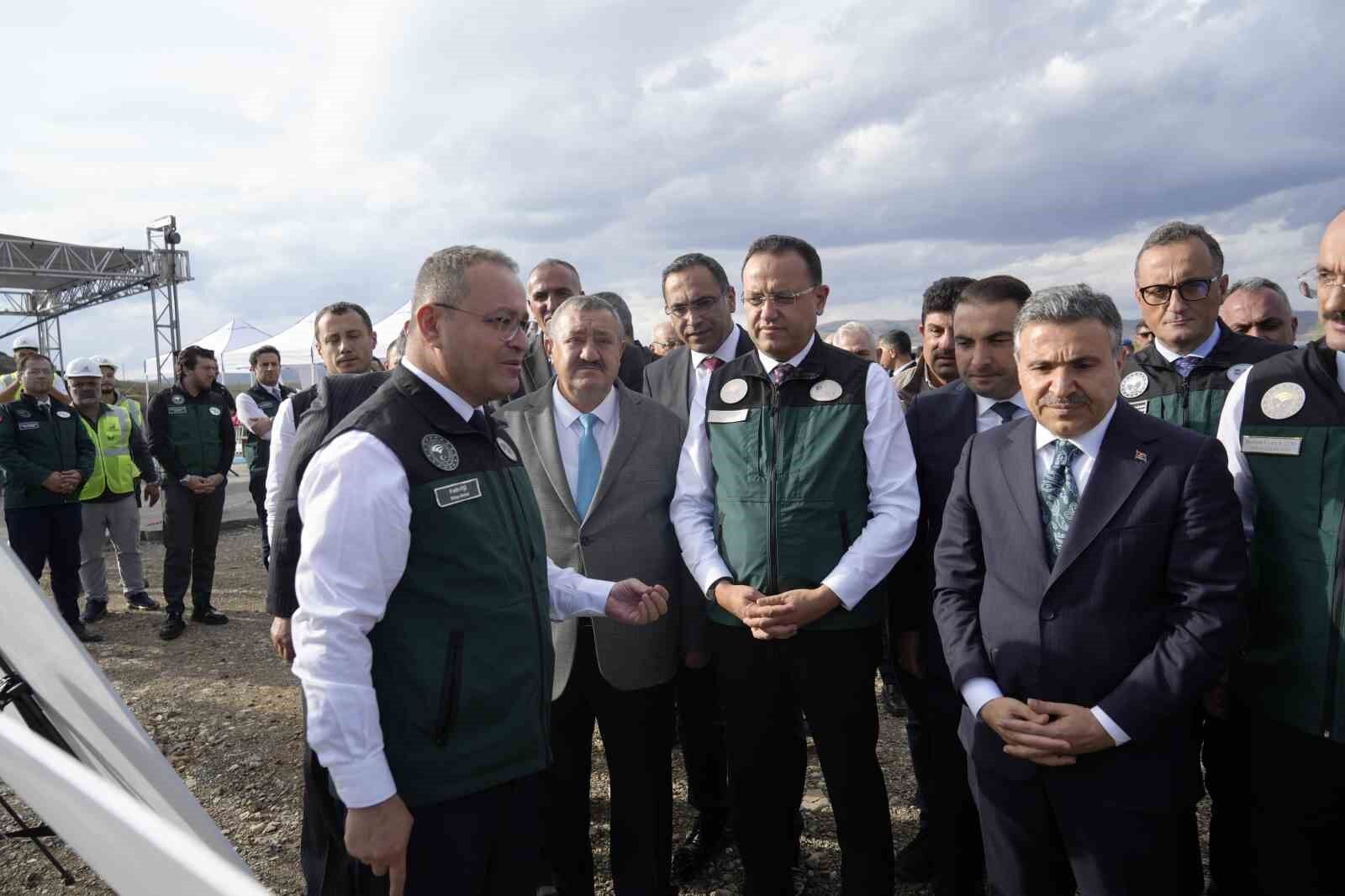 Kelkit Çamur Barajı'nda su tutma işlemi başladı
