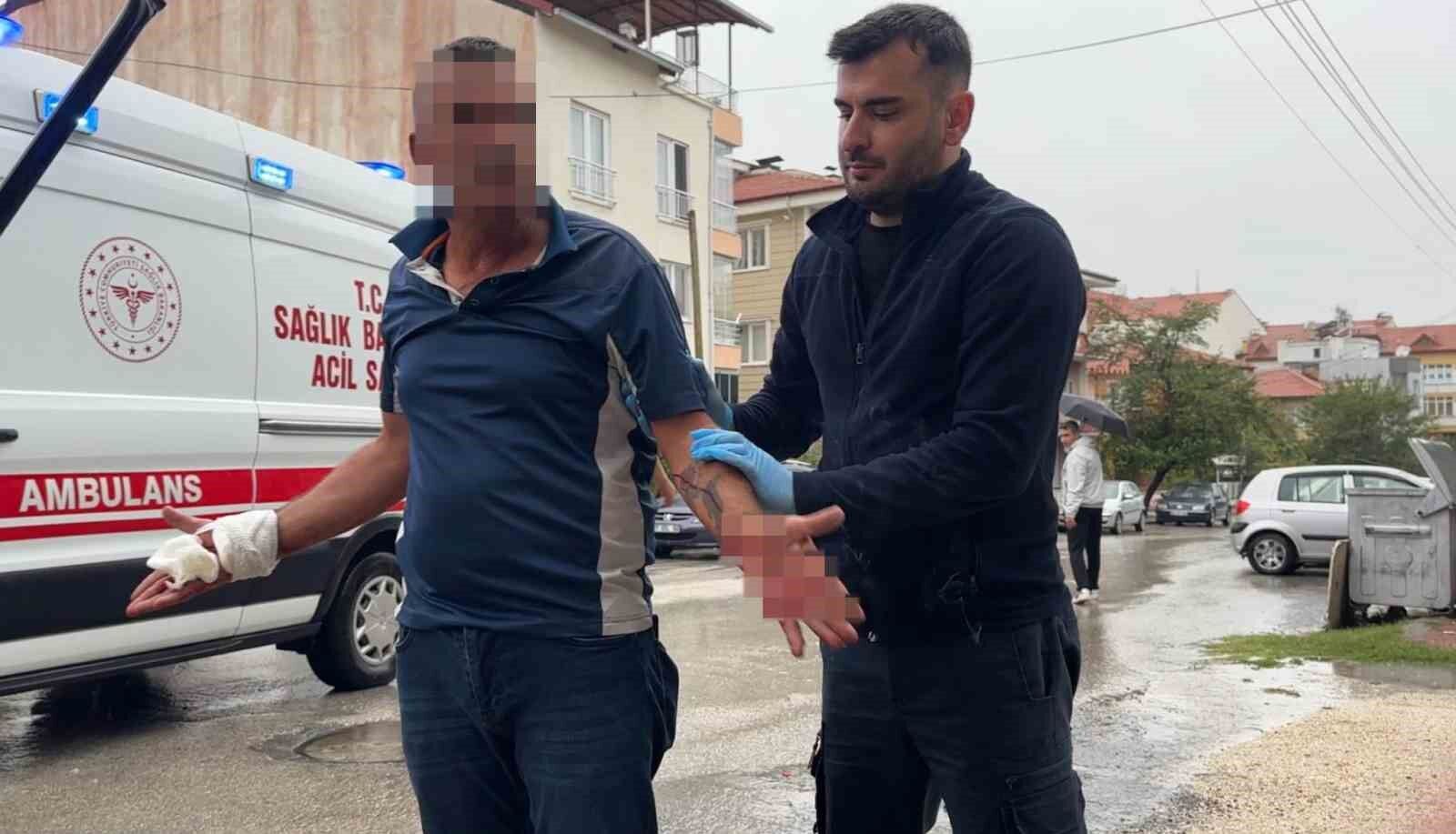 Kendi intihar teşebbüsünü ihbar edip polisle pazarlığa oturdu: 'Polis gitmeden ben gitmiyorum'