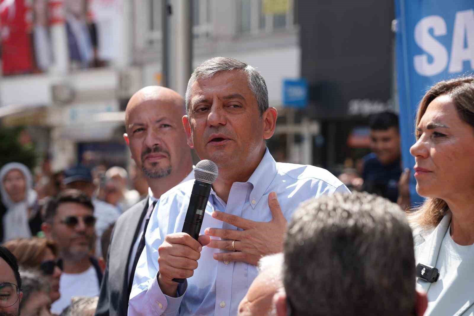 Özgür Özel Çorlu'da konuştu: 'Yeni Parti, geçmişte Cumhuriyet Halk Partisi'nde siyaset yapanların yeni partisidir'