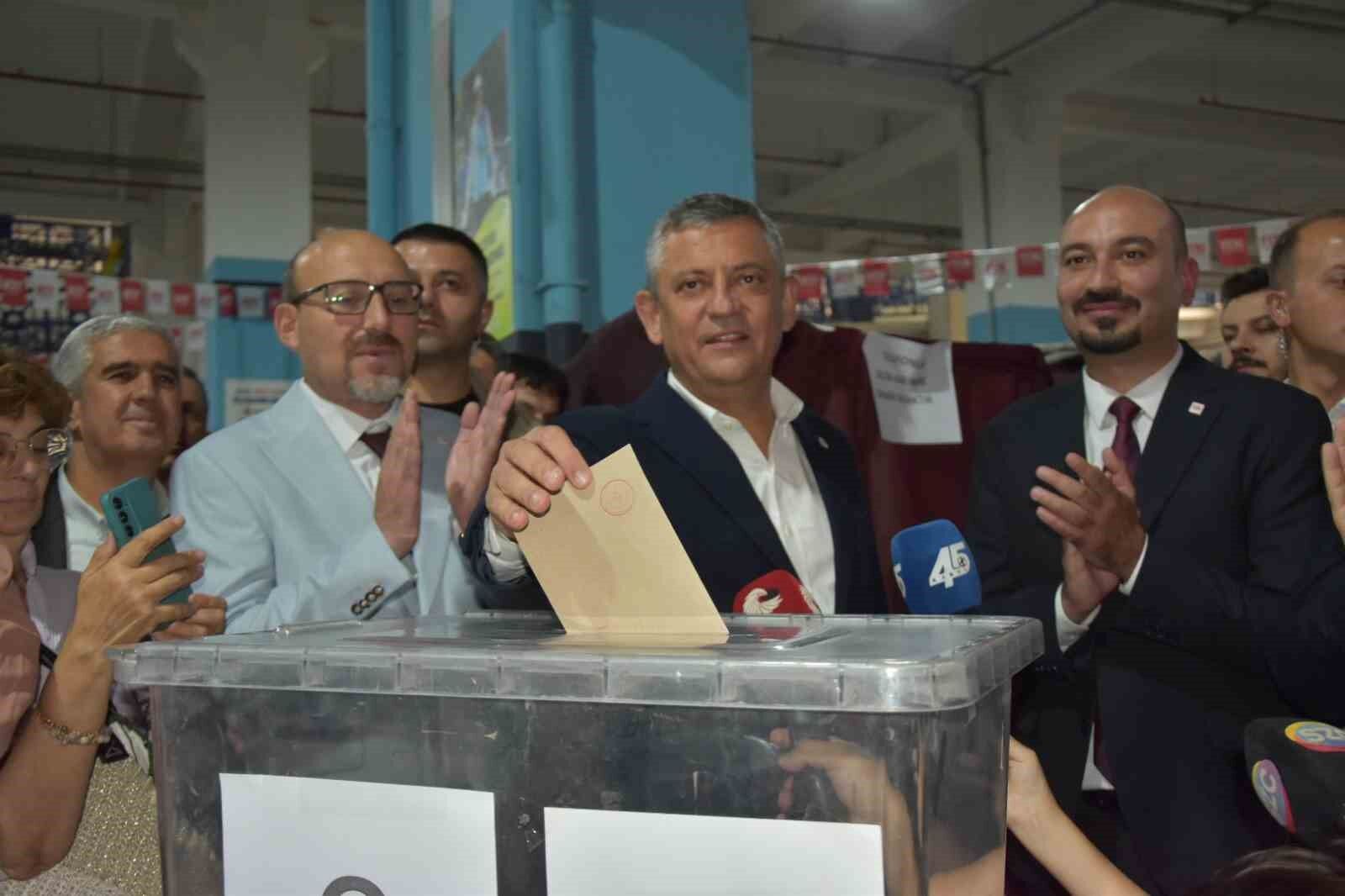 YENİ Parti Yunusemre'de başkanlık yarışı üyelerin oyuna sunuldu