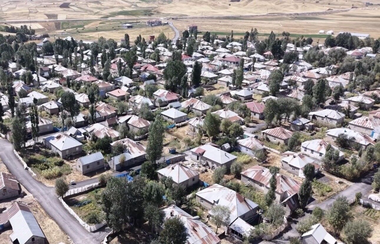 Yüksekova'nın simetrik güzelliği: Doğanlı köyü