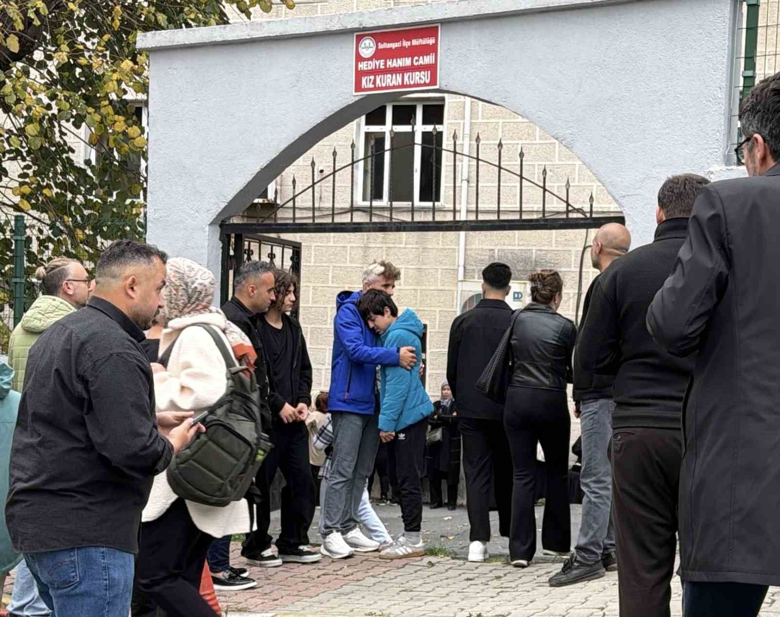 Anneye en zor veda: Tabutu başında gözyaşlarına boğuldu