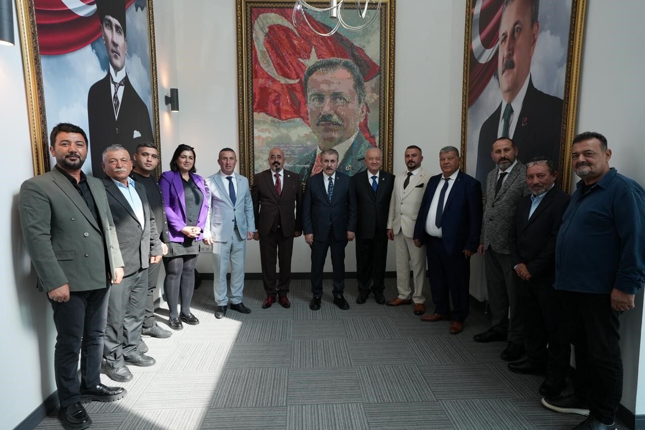 BBP lideri Destici 12 İmamlar Alevi-Bektaşi Öğreti Derneği heyetini kabul etti