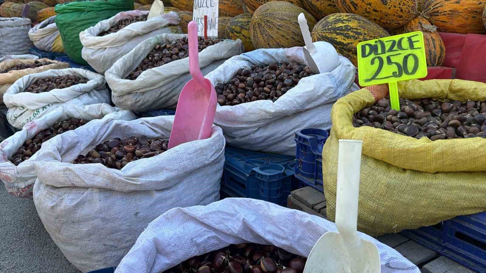 Bolu'da kış aylarının vazgeçilmez lezzeti kestane tezgahlarda